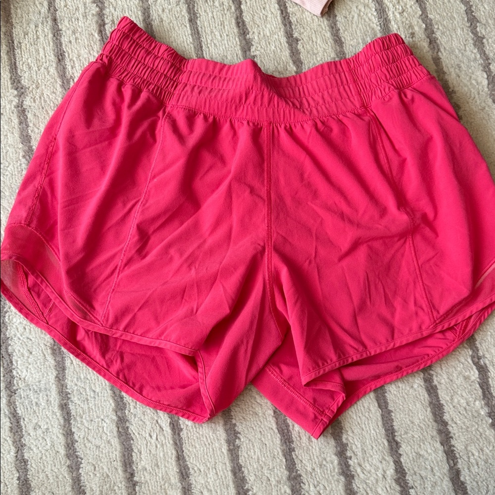 Lululemon Hotty Hot Low-Rise Lined Short 4” Size NWT  glazed pink
